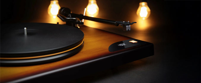 Fender and MoFi Team Up Again for American Vintage Turntable