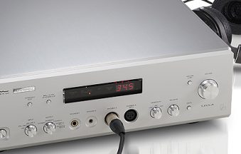 p-100-centennial-headphone-amp-marks-luxmans-century-in-audio-0205025-1-jpg